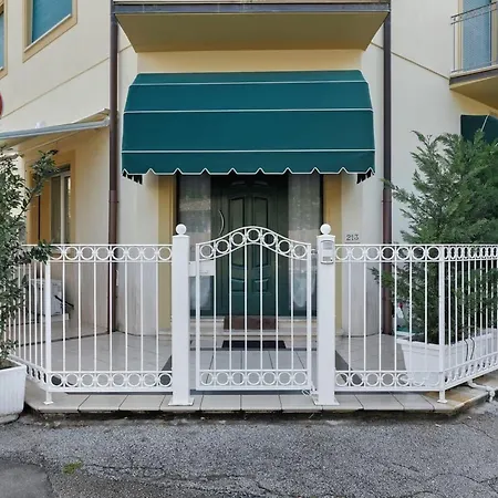 Апартаменти 'carducci 213 By Interhome